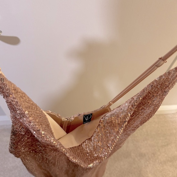 NWT sequin gown size large scoop neck spaghetti strap - Picture 6 of 11